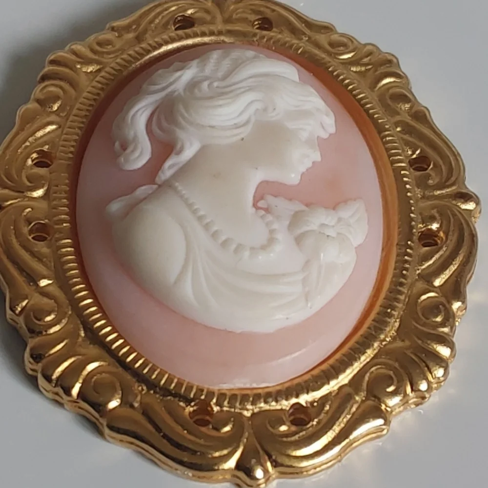 Vintage Cameo Necklace 2" – Gold Frame, Westerncore Cottagecore Chic - Picture 2 of 6
